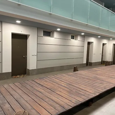Agora 比比翁